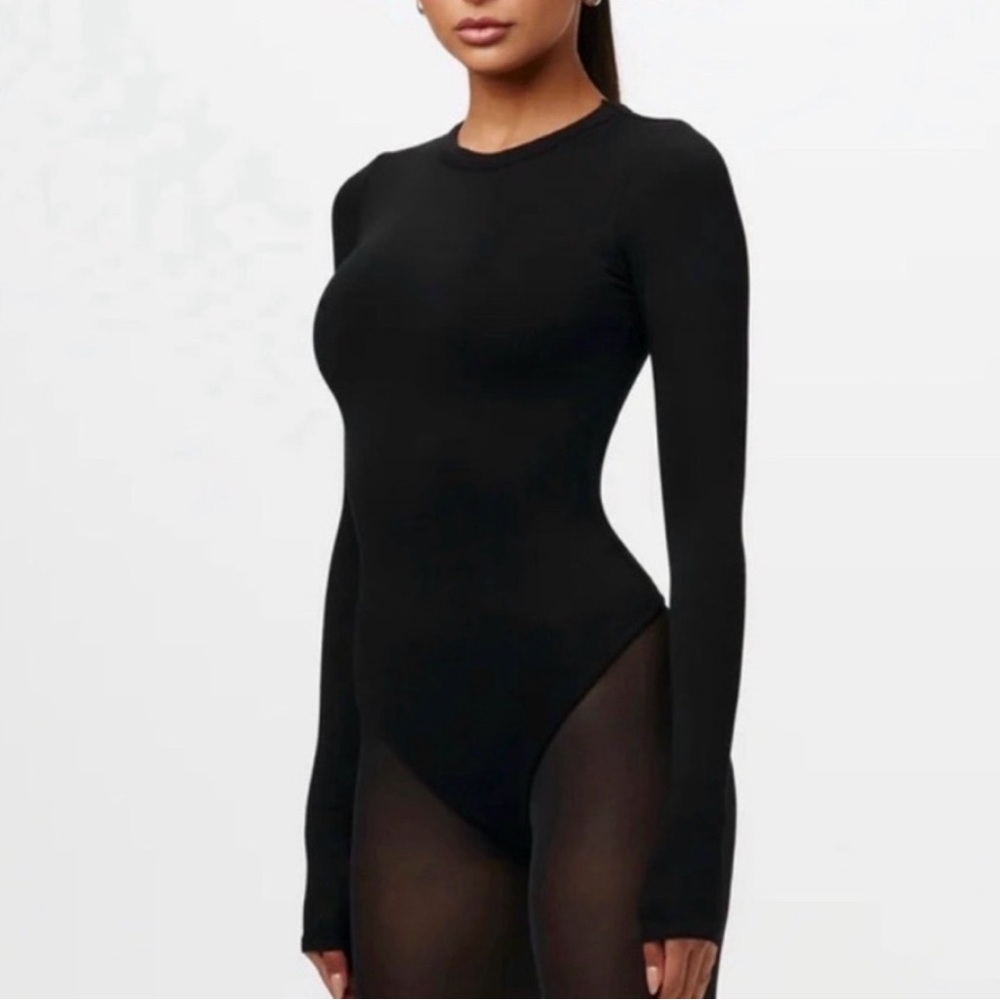 SOLD

Naked--Ribbed Sculpted Seamless Bodysuit--s/m
